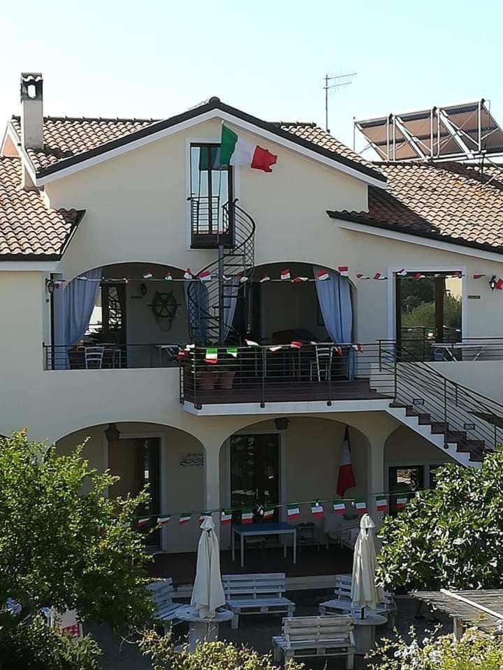Appartement Casa Di Livia à SantʼAnna Arresi Extérieur photo